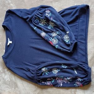 Embroidered bell sleeve shirt